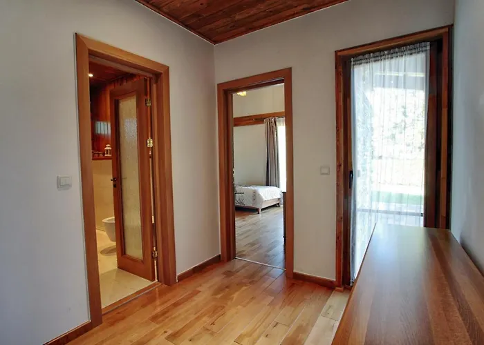 וילה Four Seasons רזלוג